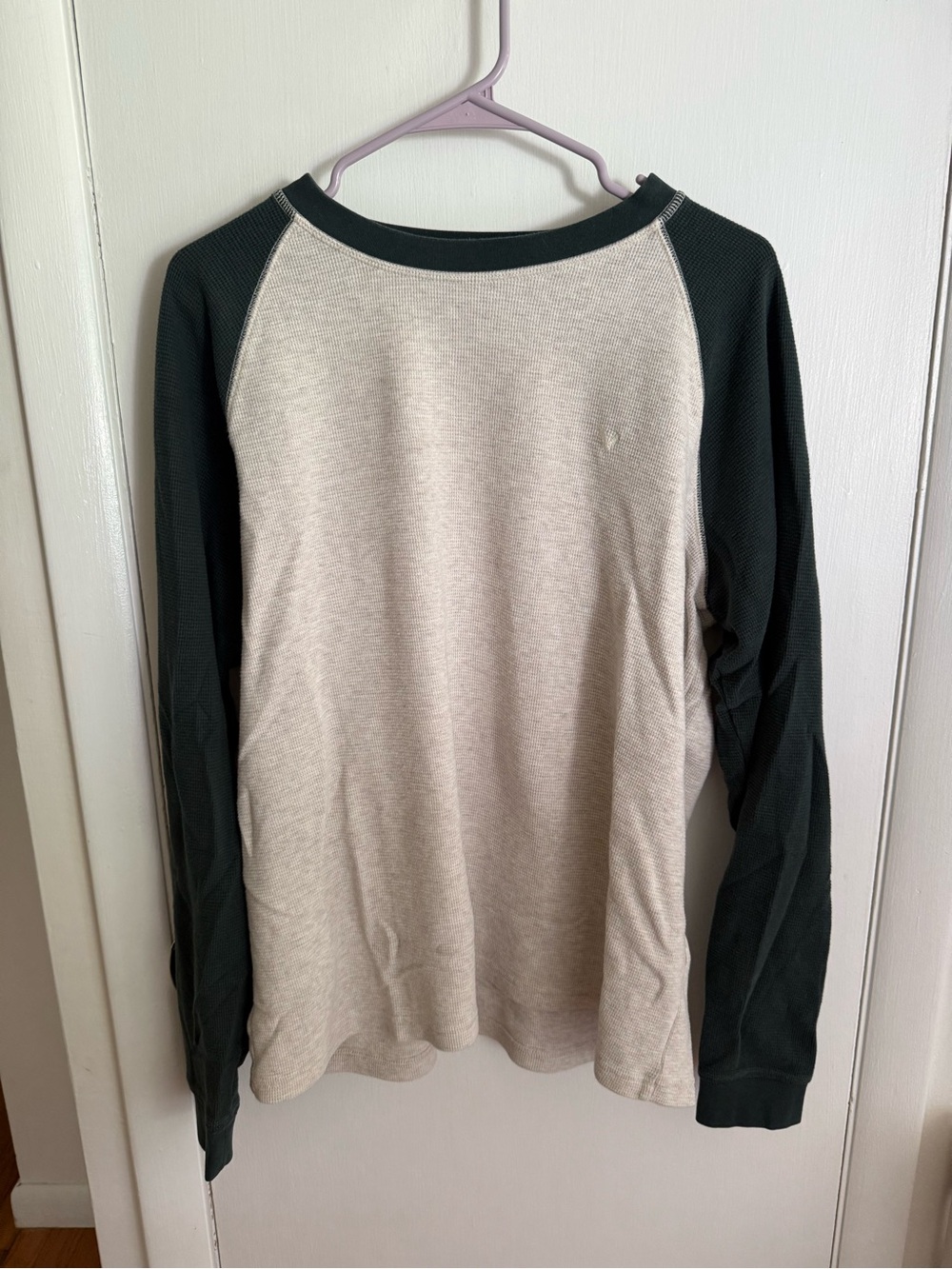 Men’s American Eagle Baseball Style Long Sleeve Shirt